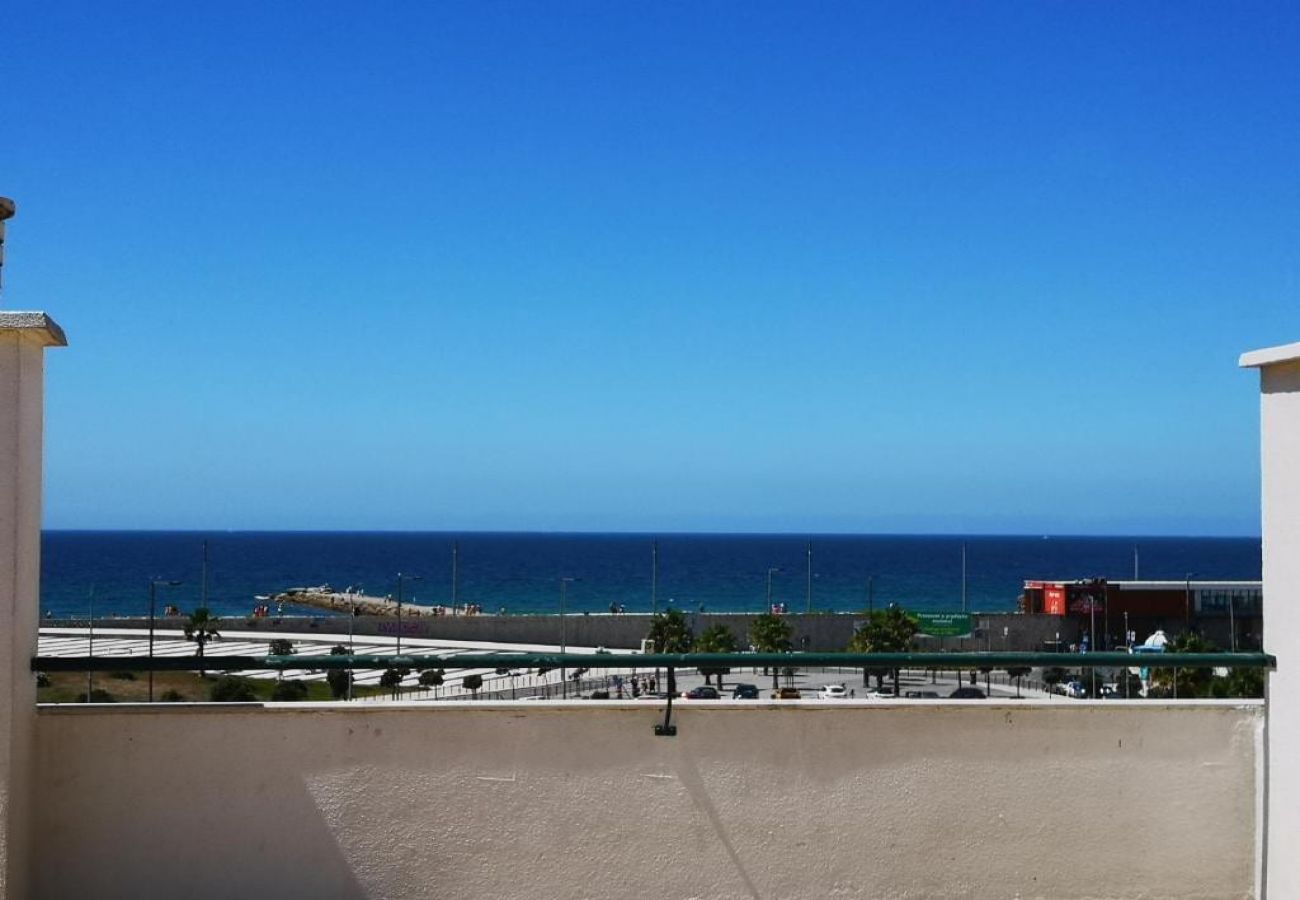 Apartamento em Costa de Caparica - 2ºF COSTA AZUL · CaparicaT2 com vista mar, ideal p