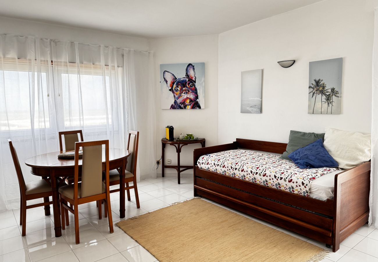 Ferienwohnung in Costa de Caparica - Horizonte Infinito Apartamento à Beira-Mar com vis