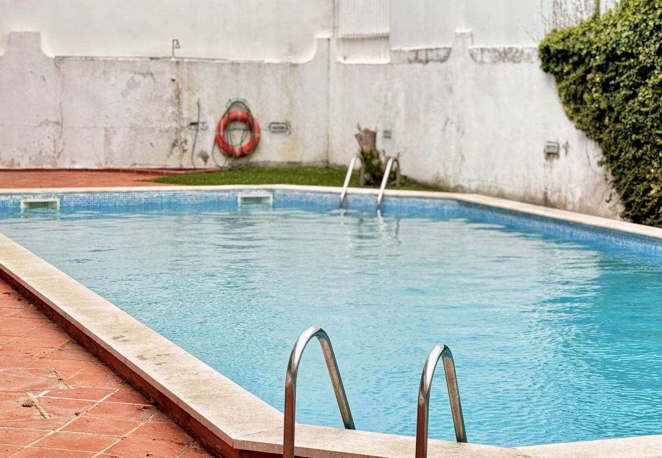 Ferienwohnung in Costa de Caparica - Refugio & Piscina