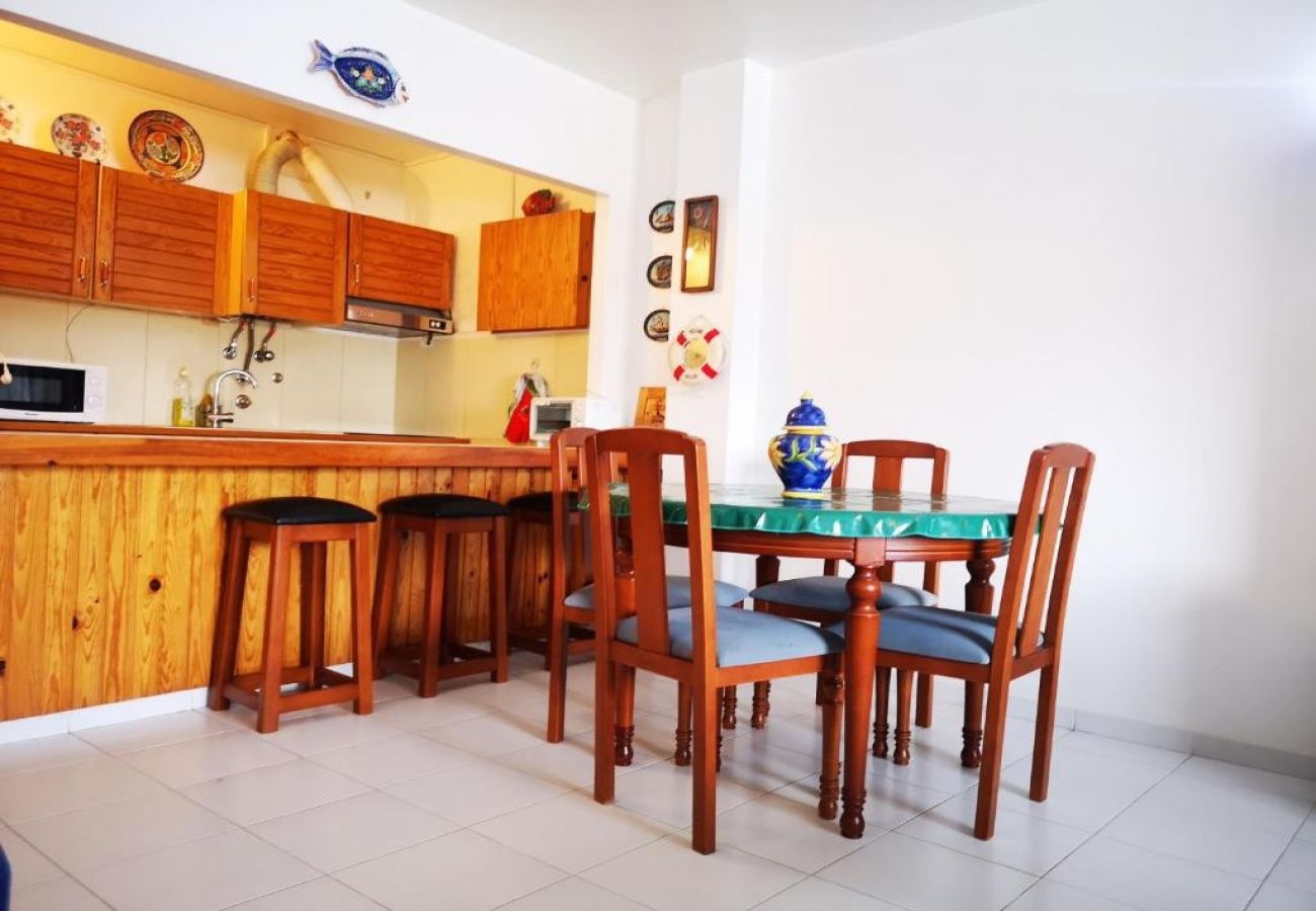 Apartment in Costa de Caparica - 5C · Lisbon - Beach Side - 15 minutes to Lisbon ce