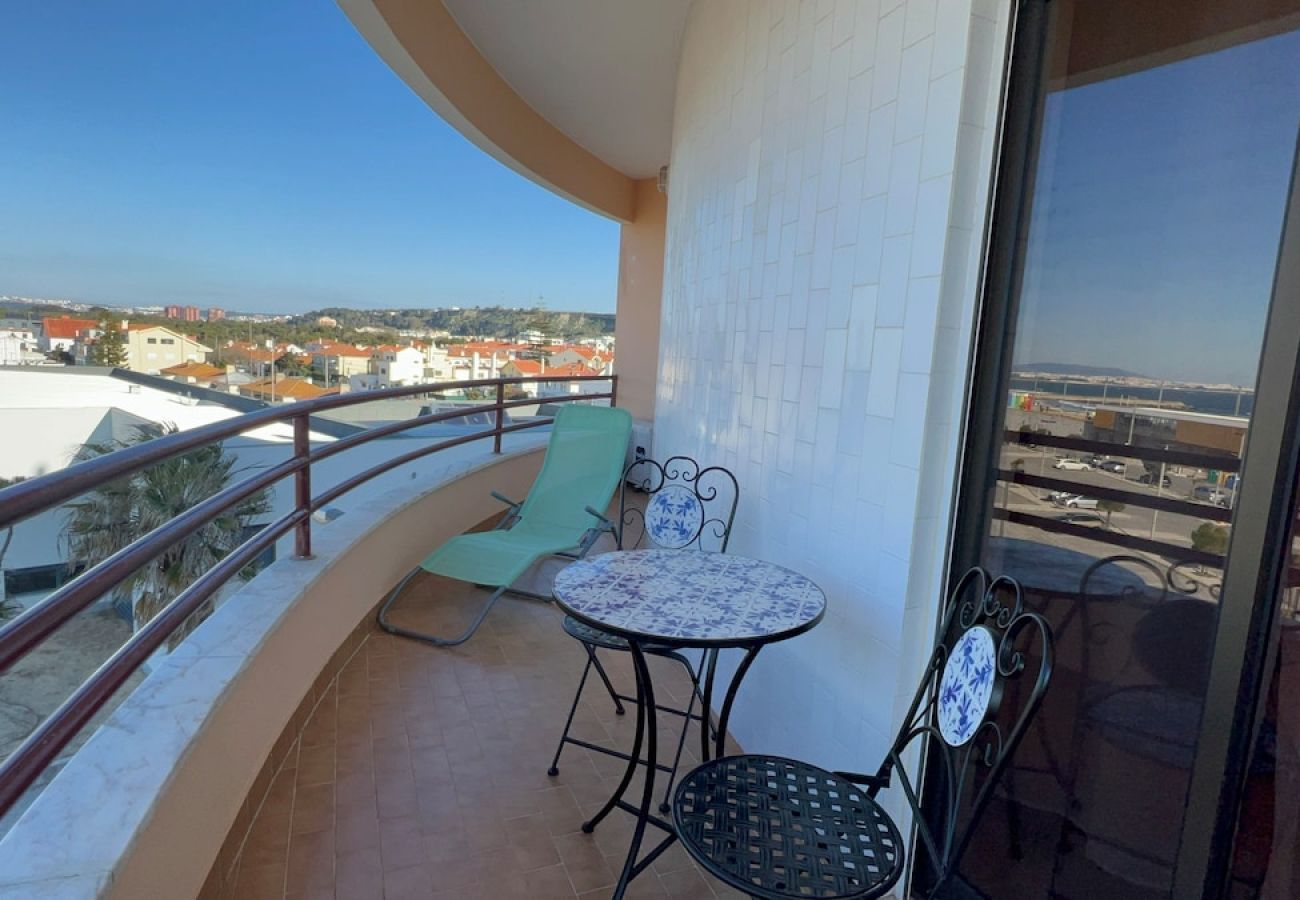 Apartment in Costa de Caparica - O mar na frente dlux Caparica